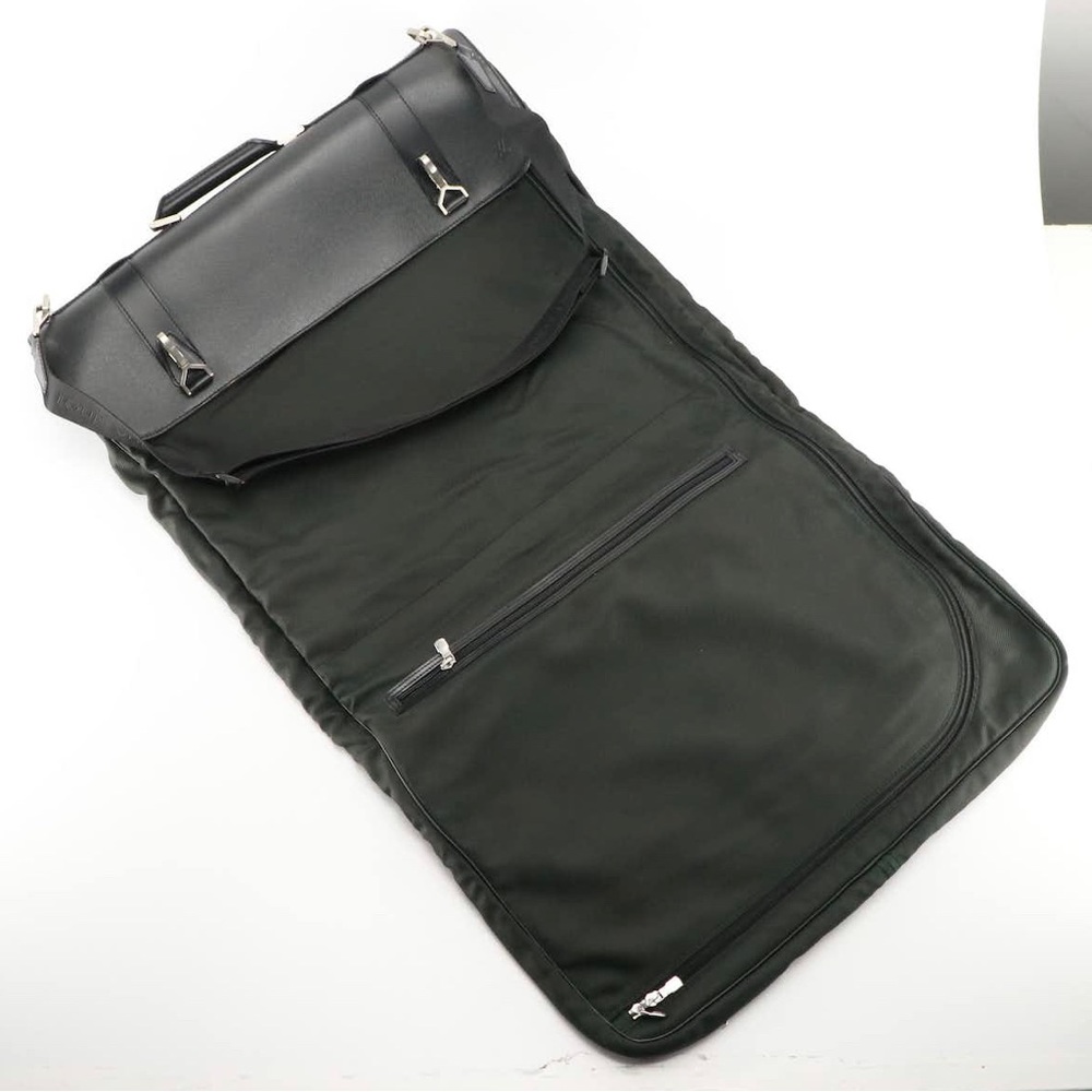 Louis Vuitton Taiga Gibeciere Garment Bag 💼 - Picture 4 of 12